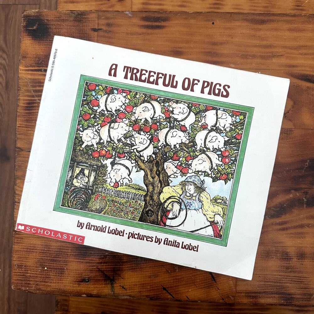 Vintage 1979 Scholastic A Treeful Of Pigs Paperback Book
